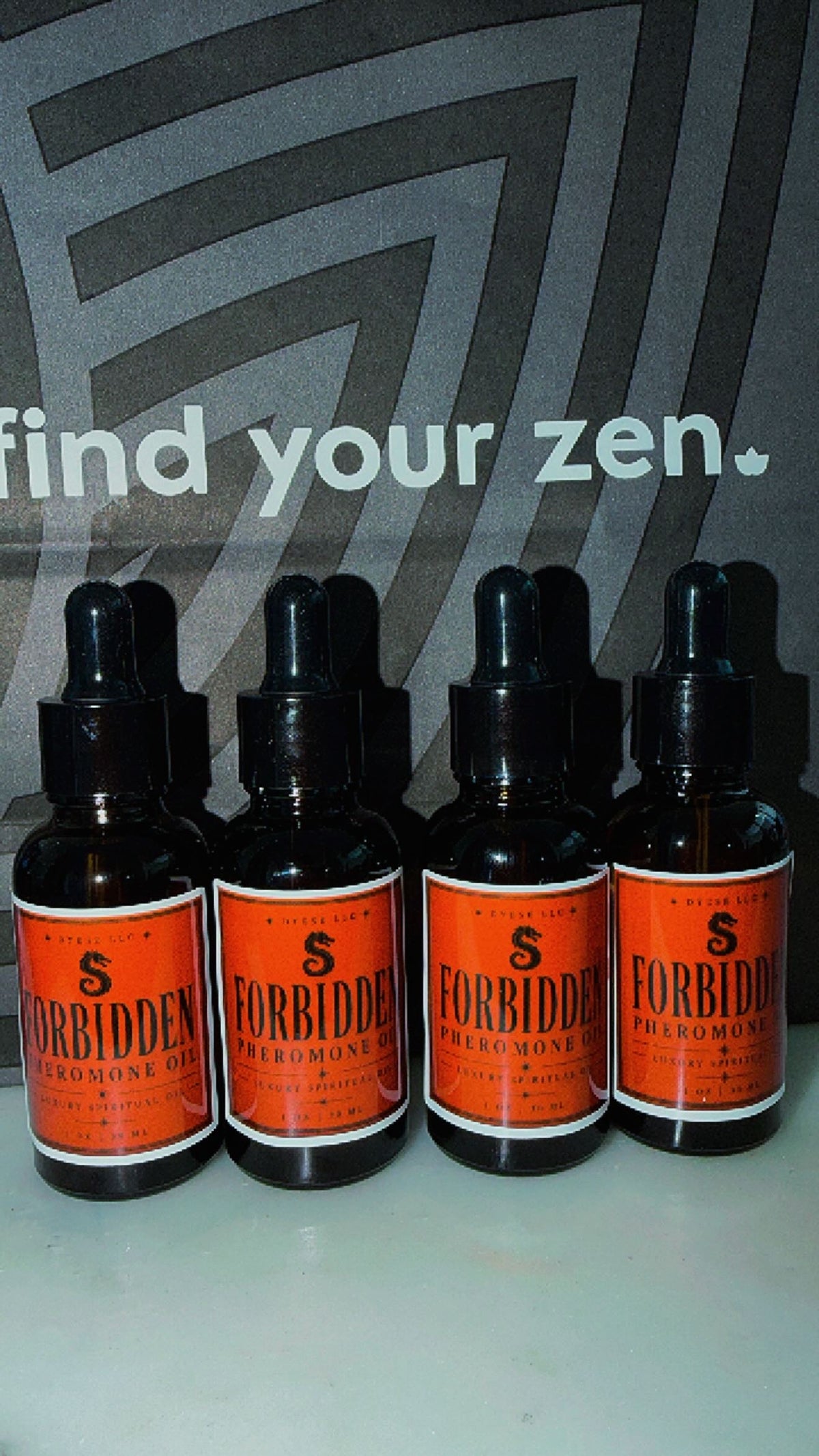 Forbidden Pheromone Oil

Conjure Oil for Natural Magnetism, Sensual Energy & Personal Attraction