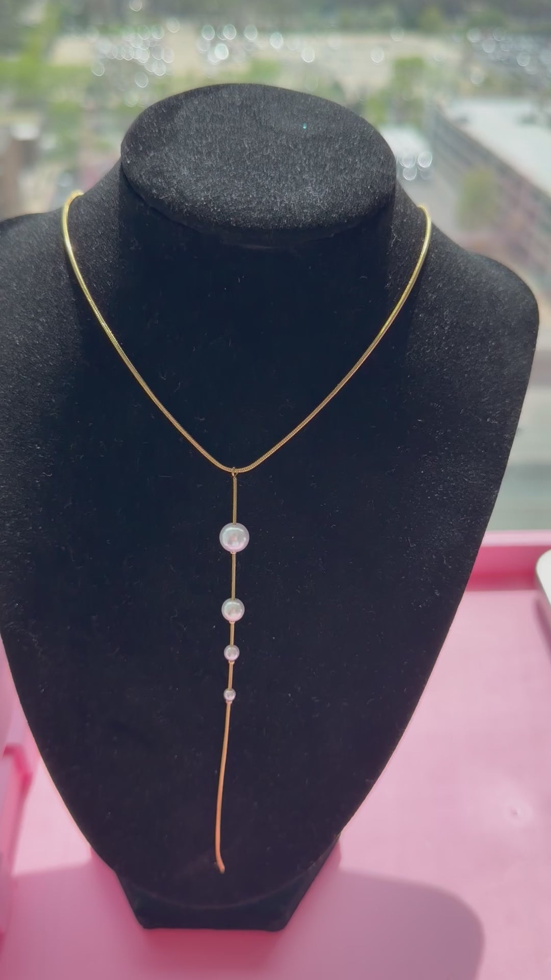The Pearl Descent Lariat